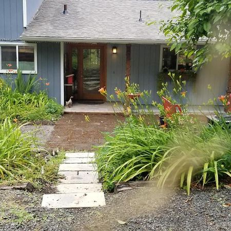 Creekside Bed And Breakfast Guest Room Deerhorn Bagian luar foto